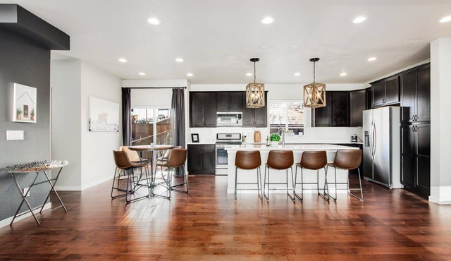 Beautiful, updated, close to downtown Castle Rock