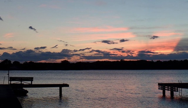 Beautiful Waterfront Retreat on Sturgeon Bay, Private Dock.