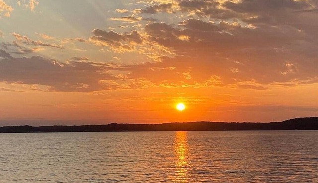 Beautiful Waterfront Cabin on Lake Shamineau