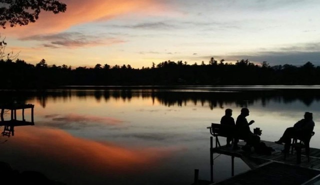 Beautiful Year-Round West Facing Cottage on Maine Lake with Dock