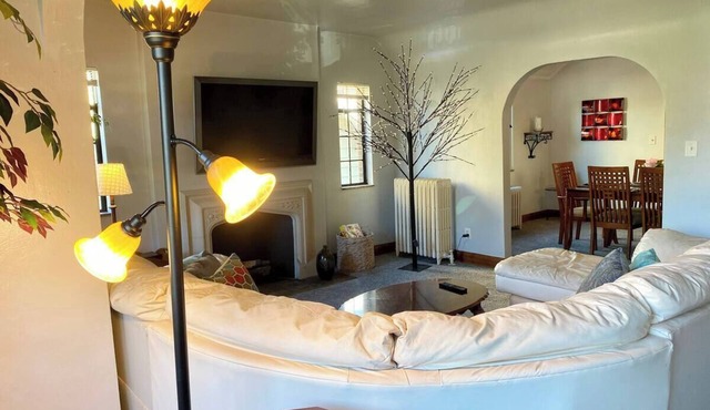 Beautifully furnished, 2 bed European-style apartment in trendy Five Points area