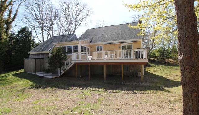 Beautifully Maintained 3BR Colonial Close to Forest Beach (1577)