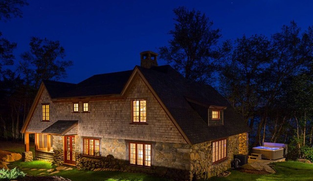 Beautifully restored, one of a kind 5BR stone cottage on the water in SE MA Cape