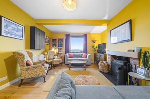 Beinn View 3 Bedroom House - Sea View - Ardersier