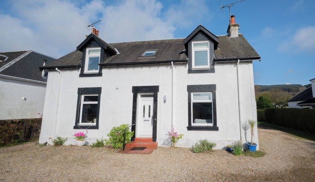 Benoronsay 4 bedroom holiday home, Lamlash, Isle of Arran. Pet friendly