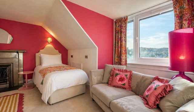 Bessy's Big Bothy, Inverness