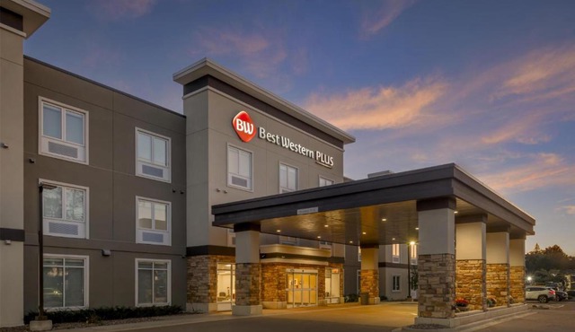 Best Western Plus Isanti