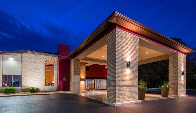 Best Western Plus North Canton Inn & Suites
