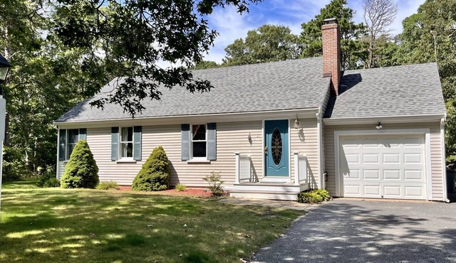 Bike path, large yard, AC, near bike path and Nickerson