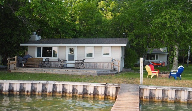 Birch Shores Resort - The Aspen Cottage - Lakefront with Water Toys!