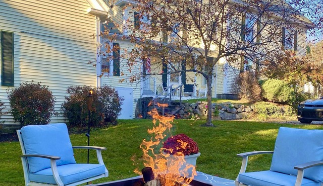 Birdsong Hilltop 2BR w/Private Balcony + 2 Fire Pits + Peaceful Setting