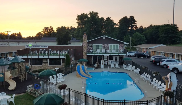 Black Hawk Motel and Suites