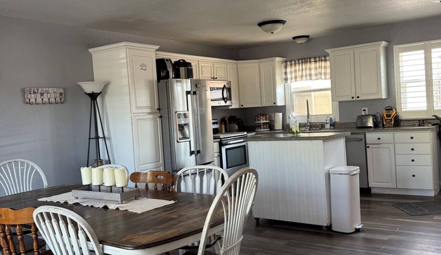 Black Hills Rally Retreat Sleeps 6 Patio Fire Table Motorcycle Parking