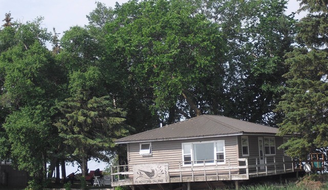 Blackbird Island (private island)