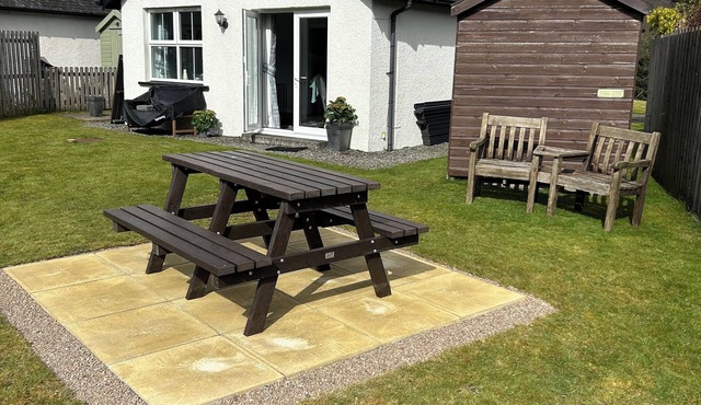 Blinkbonnie Cottage, a place of tranquillity & beauty in a country setting.