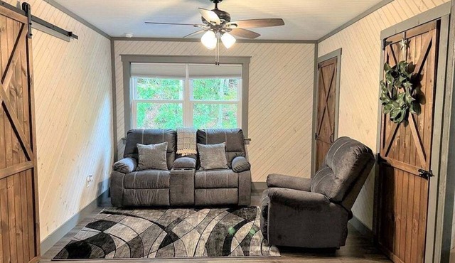 Blitz Hollow Retreat Apt. near Trophy Fishing