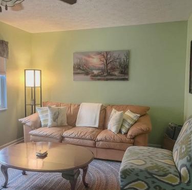 Blue Heron Cottage with Game Room, Deck & Hot Tub