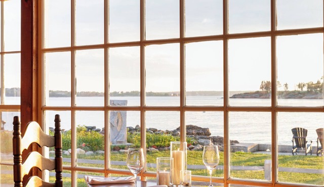 Bluebird Ocean Point Inn