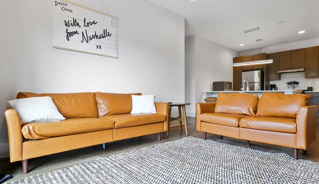 BOHO Suite in East! Free Parking! Peaceful Condo!