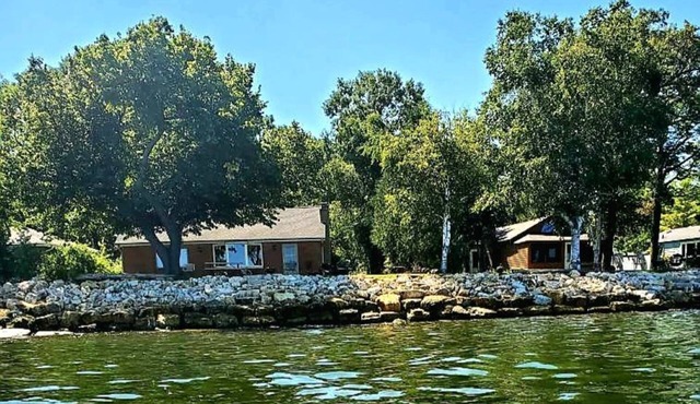 BOOK 2026 NOW WATERFRONT-ISLAND LIKE- FIRE PIT-SUNRISE SUNSET-RELAX-PRIVATE YARD