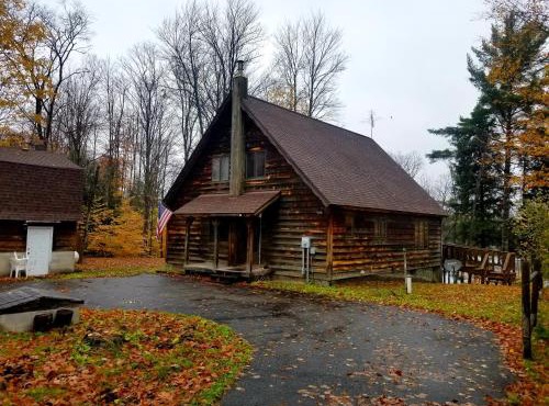 Boot Lake Retreat Cabin