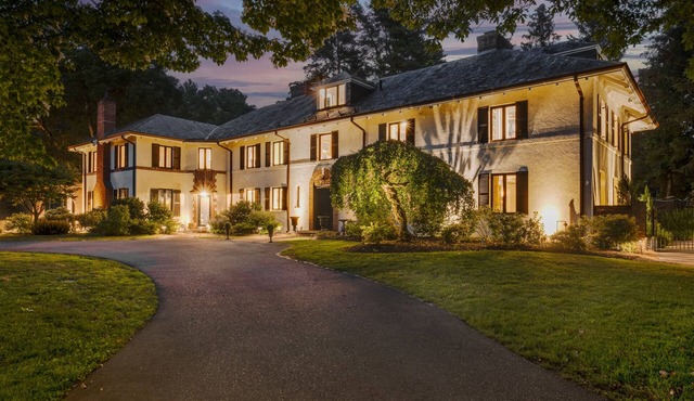 Boston Mansion | Heated Pool | Tennis Court | Fire Pit | 9k sqft