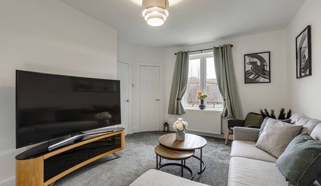 Bountrees Apartment - sleeps 6 guests in 2 bedrooms
