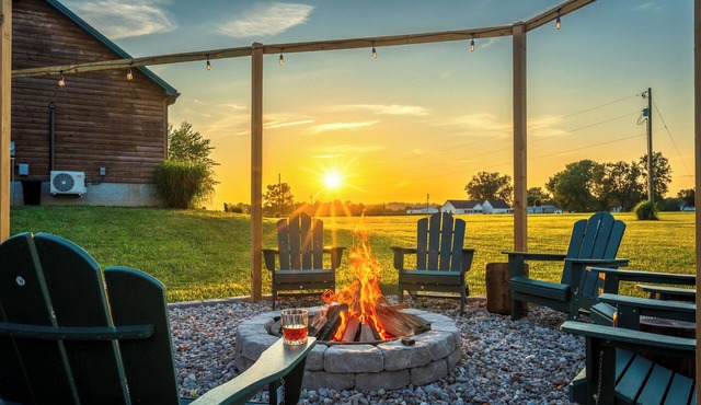 Bourbon Trail Cabin Pool Firepit Game Room Hot Tub