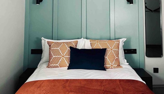 Boutique double bed studio, en-suite & kitchenette