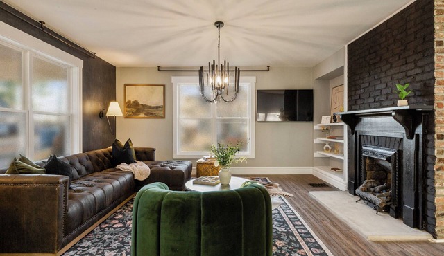 Boutique Luxury - 3 King Beds - Walk to Historic Main St - Bourbon Trail