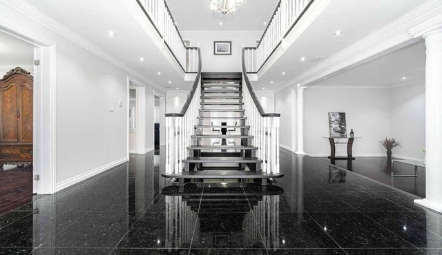 Brampton Mansion Getaway!