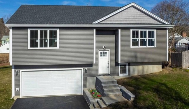 Brand new 3 bedroom house in welcoming Worcester with WiFi and AC