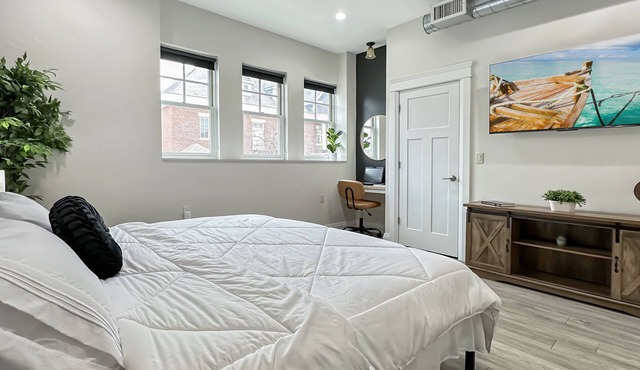 BRAND NEW Art District Loft 16