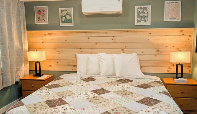 Brand New Cute Cabin Cabin 12C