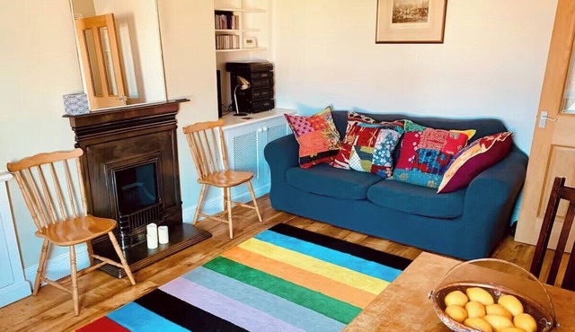 Bright 2-Bed Apartment with office in Newcastle