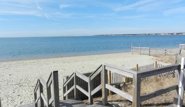 Bright & Airy 3BR Home with Views of Lewis Bay! (1498)