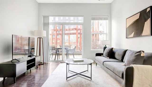 Bright Alewife 1BR w/in-unit W/D close to shopping center, by Blueground