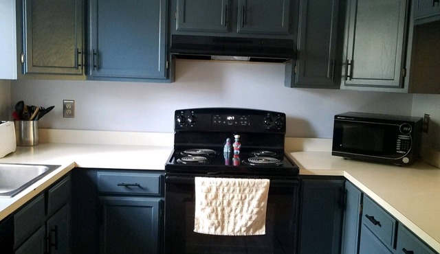 Bright and spacious townhouse, close to Loon Mtn!