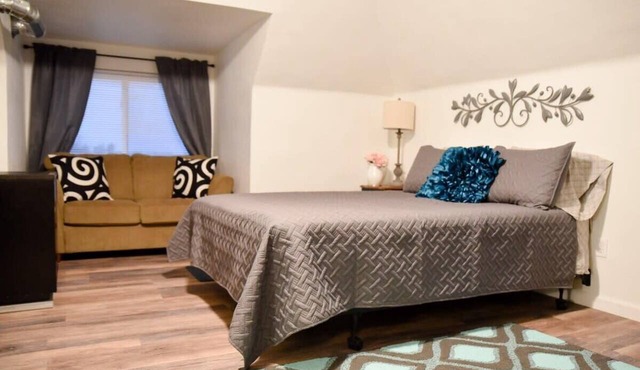Bright, Comfy Space for 3 | Budget-Friendly Stay