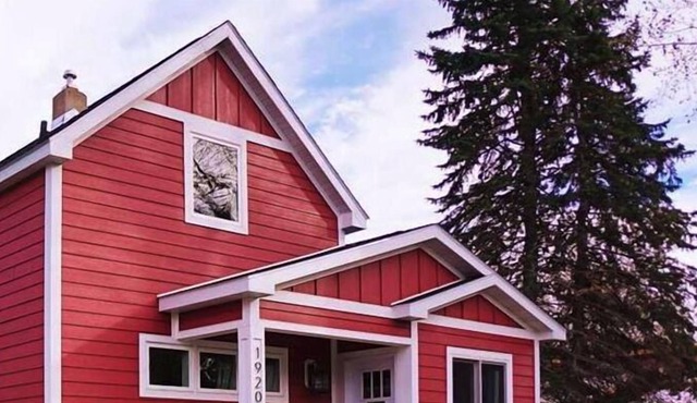 Bright Red Beach House | Park Point | Duluth