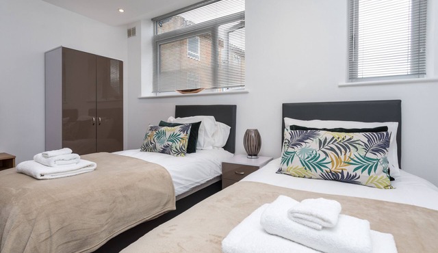 Broadwalk Flat 5