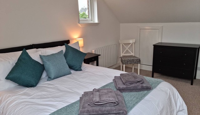 Broarrans Loft - Bright Upper Floor 2 Bedroom Flat in Drymen