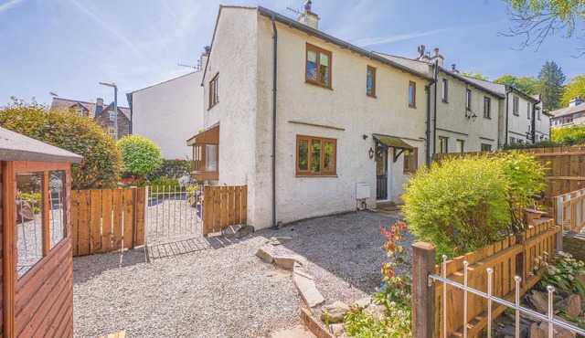 Brook Cottage - village cottage close to pubs and walks