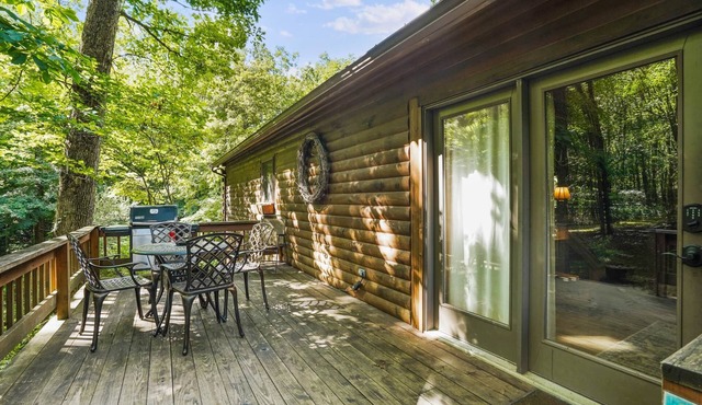 Buckeye Trail, @ Buckeye Trail, Relax in a Rocking Chair or Rollick in a Hot Tub!