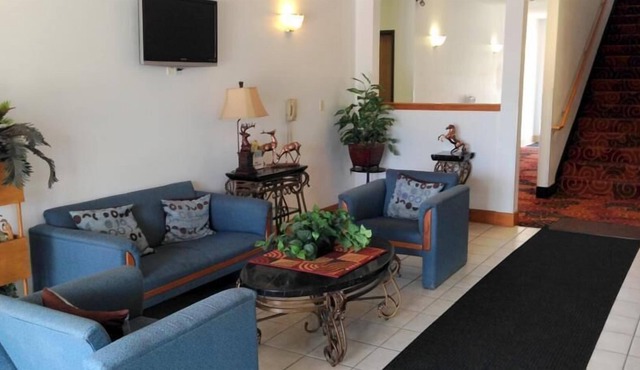 Budget Host Caribou Inn