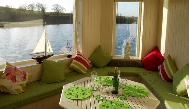 Budle Bay, Nr Bamburgh, Sea Views, Health Club Pool, Jetty Cottage Fun! WIFI