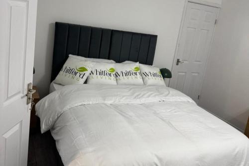 Bungalow - Sleeps 2 - Parking - Garden