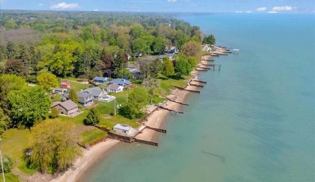 Bunkin` on the Bay! Beautiful sunrises, sleeps 20!