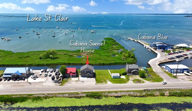 Cabana Sunset House | Lake Front | Great Location!
