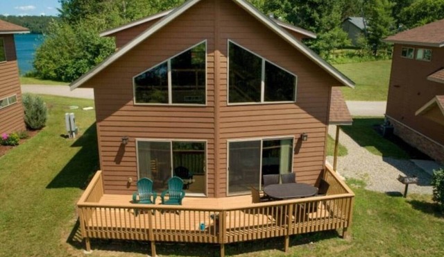 Cabin 109 - Open Loft/Modern/Clean/Comfortable